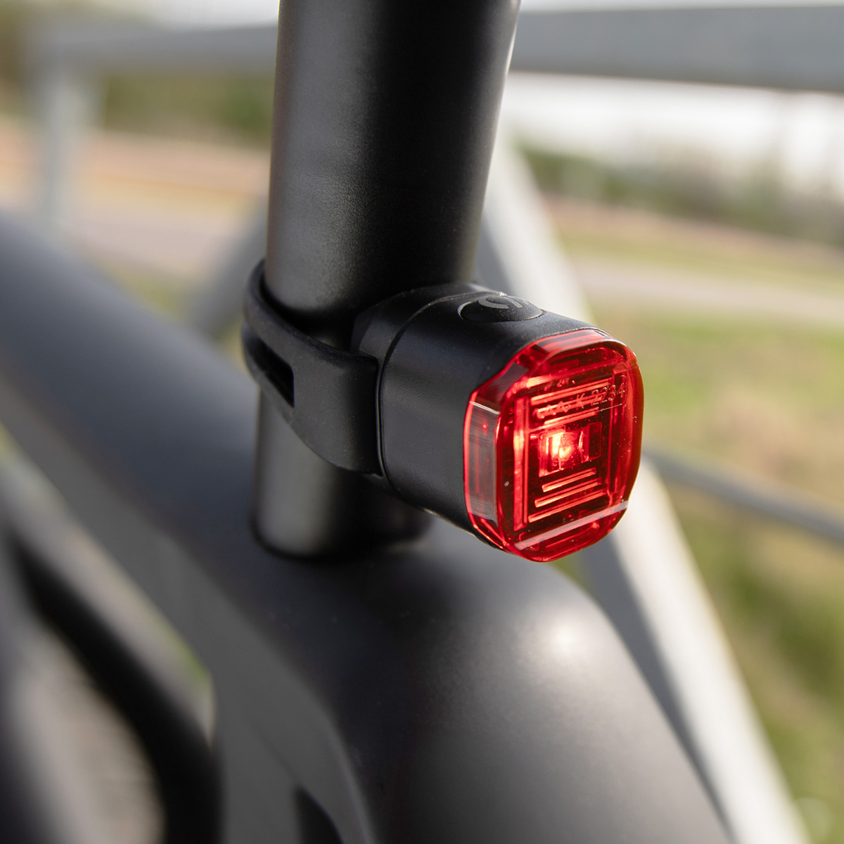 429031.R LYNX Rücklicht USB Hero